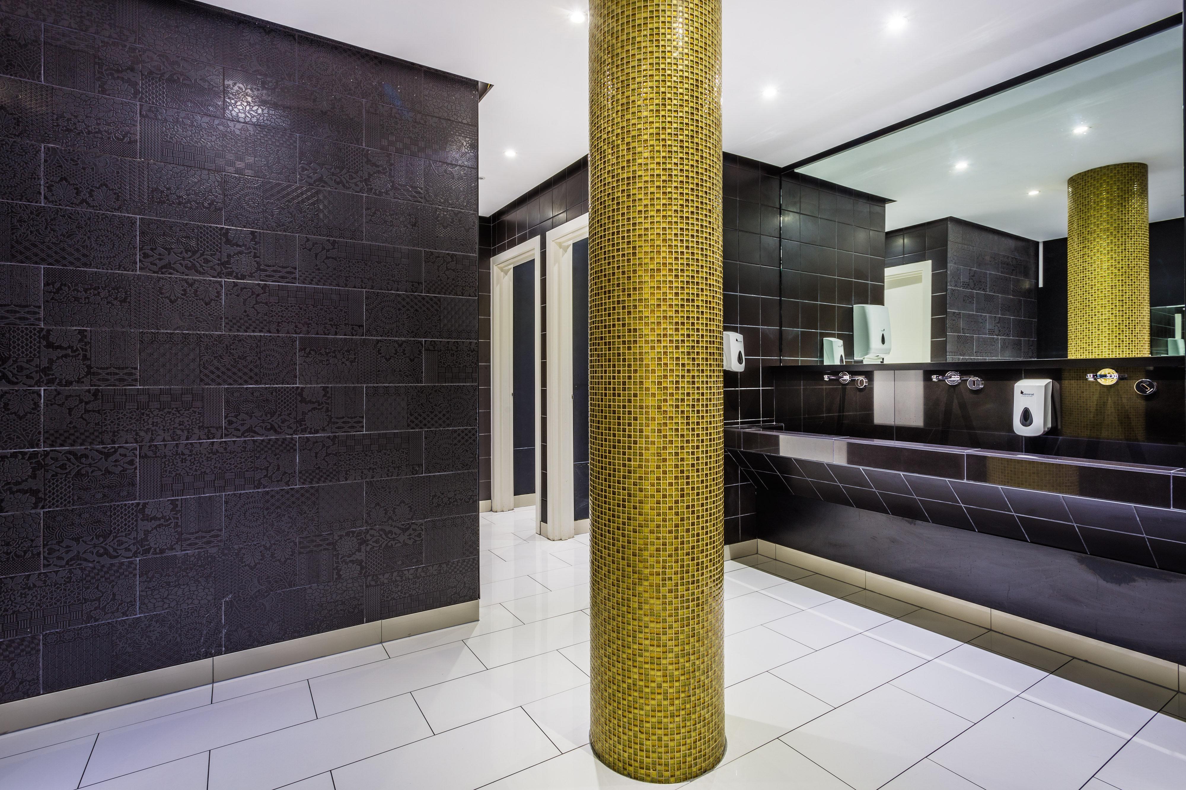 Holiday Inn Sittingbourne By Ihg Exterior photo