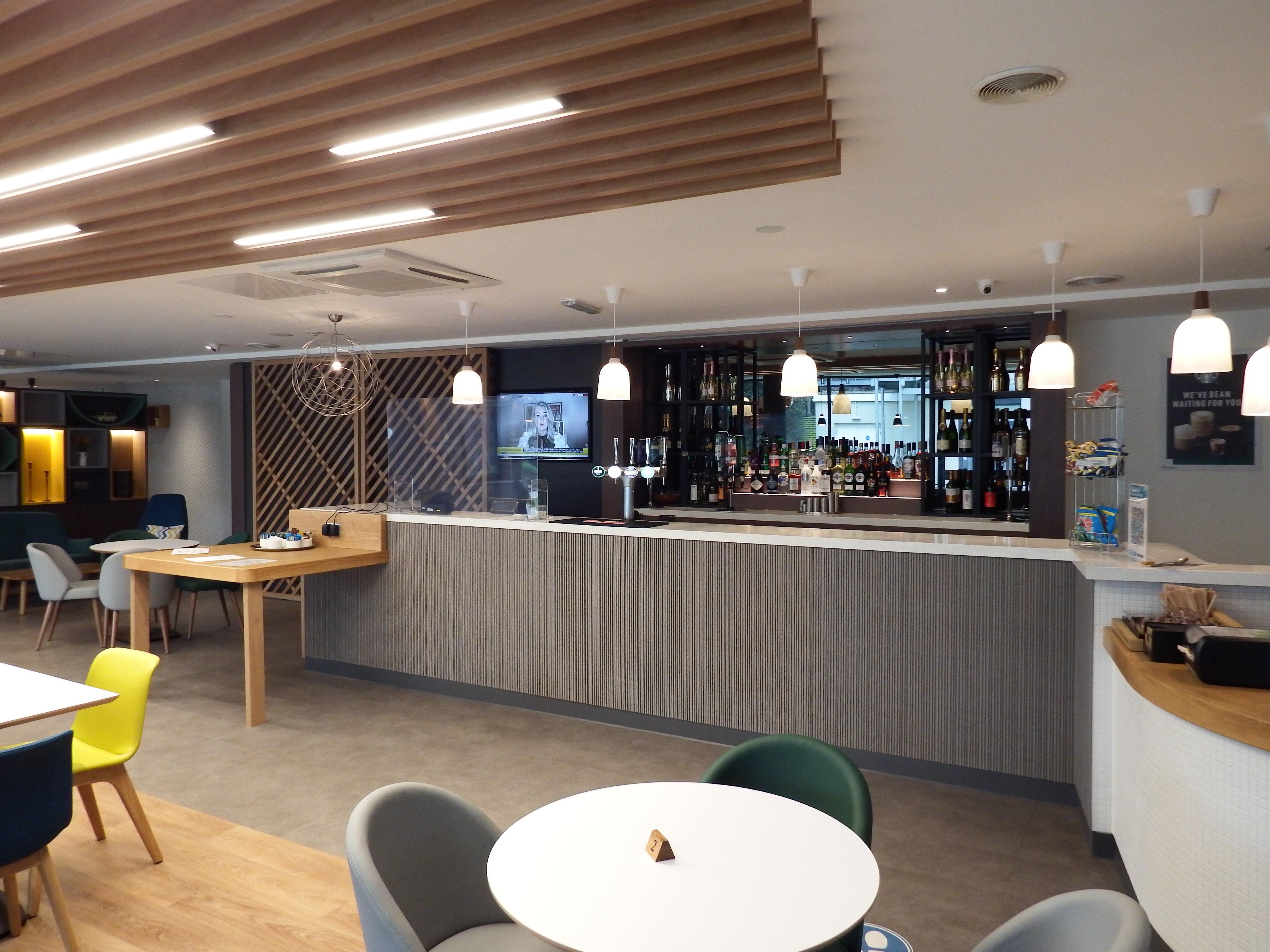 Holiday Inn Sittingbourne By Ihg Exterior photo