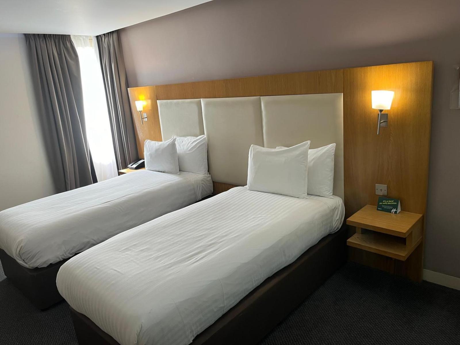 Holiday Inn Sittingbourne By Ihg Exterior photo
